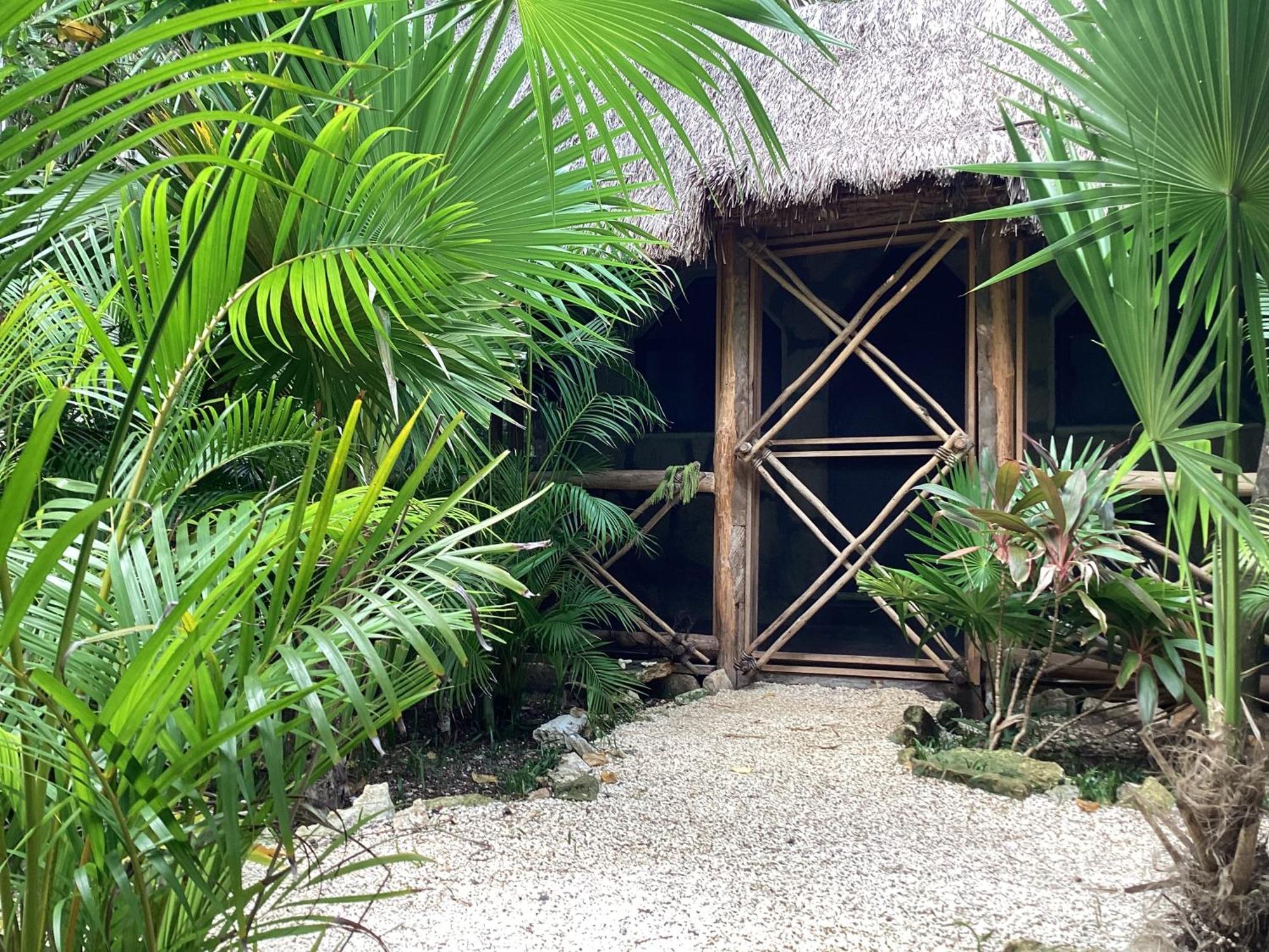 Yaxchen Tulum Cabanas & Cenote Bagian luar foto